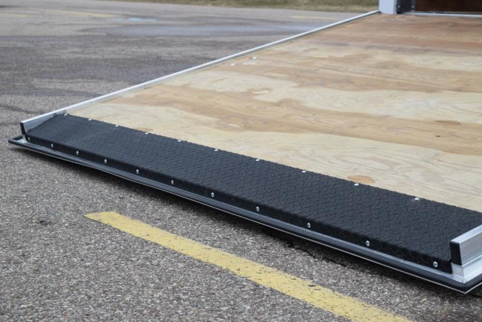 New BRAVO STAR 8.5x20 GREENPRO ENCLOSED LANDSCAPE CARGO TRAILER