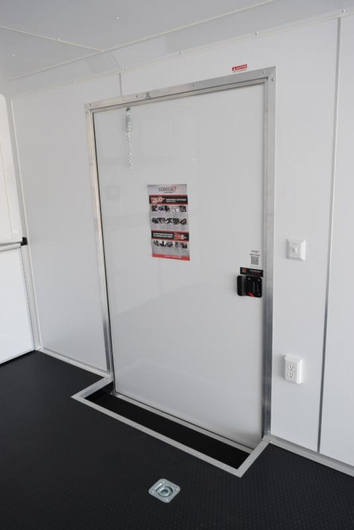 New BRAVO 8.5x24 SCOUT PERFORMANCE ENCLOSED RACE TRAILER