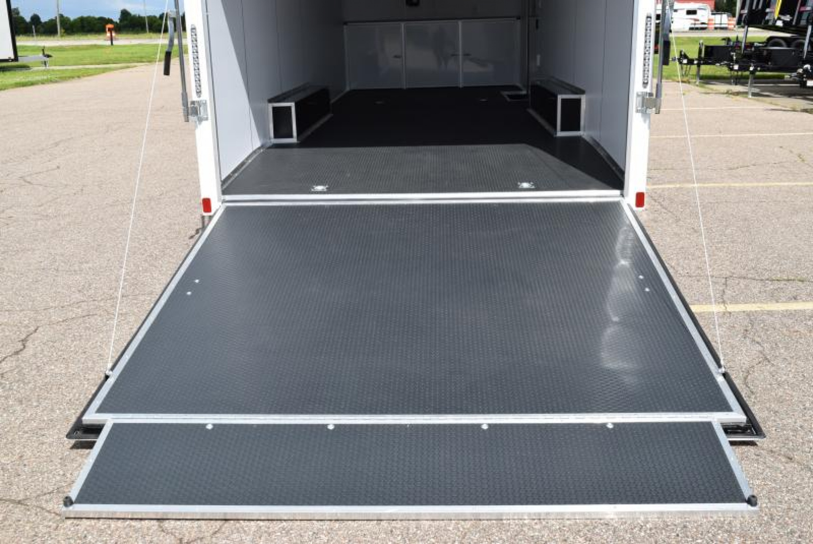 New BRAVO 8.5x24 SCOUT PERFORMANCE ENCLOSED RACE TRAILER