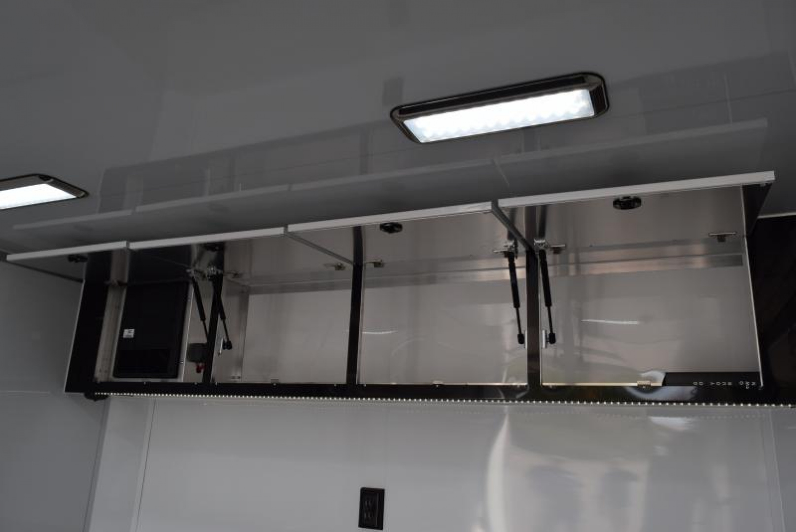 New ATC 8.5x24' ROM 800 STACKER RACE HAULER