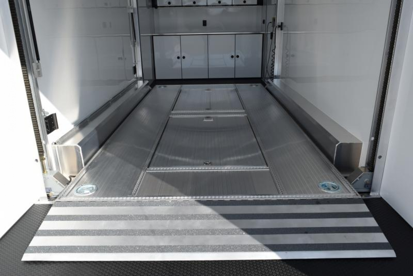 New ATC 8.5x24' ROM 800 STACKER RACE HAULER