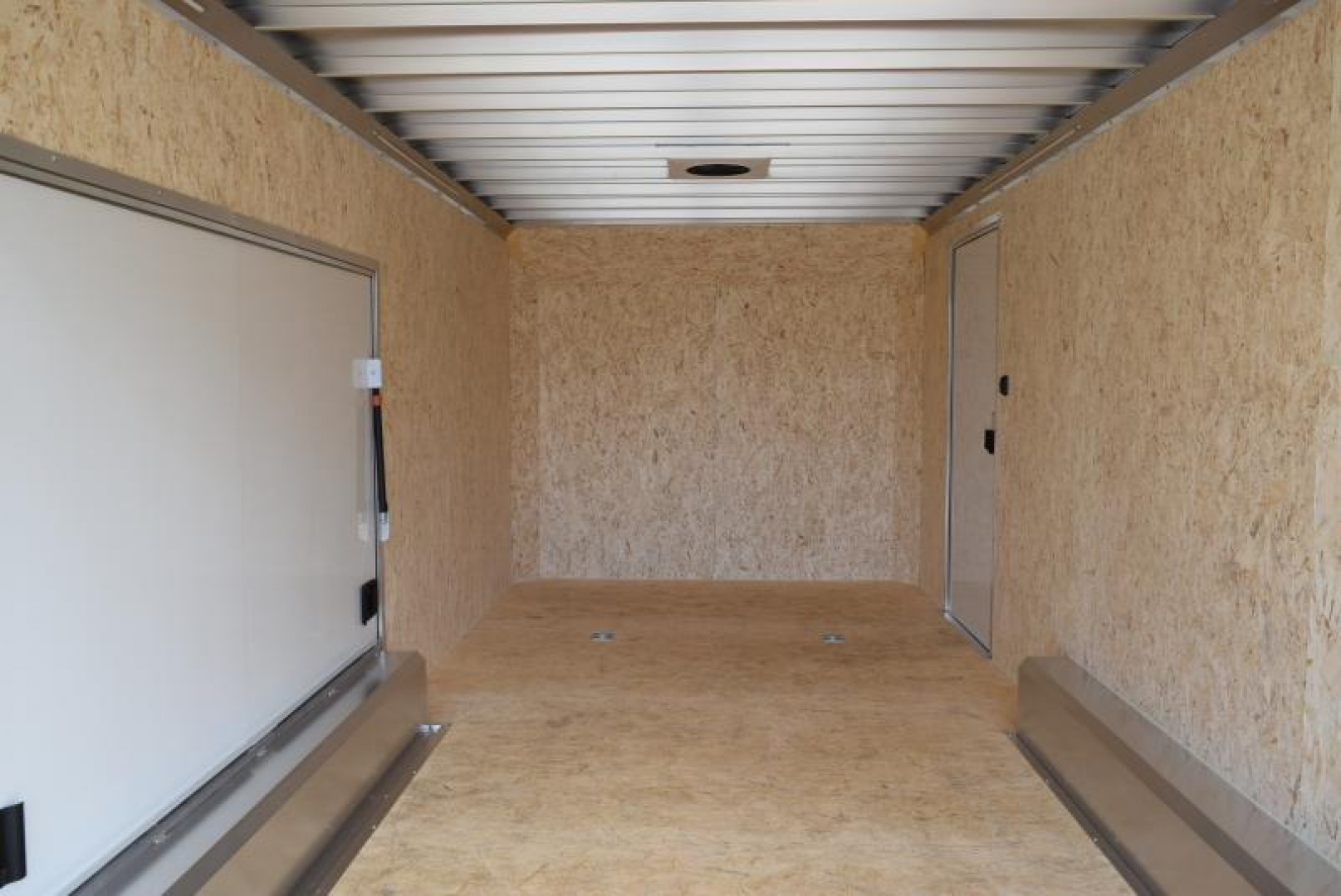 New ATC 8.5x20' ROM 400 CAR HAULER w/ PREMIUM ESCAPE DOOR