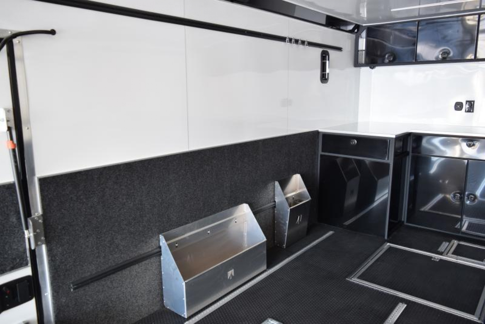 New ATC 8.5x28 ROM 550 PREMIER RACE TRAILER