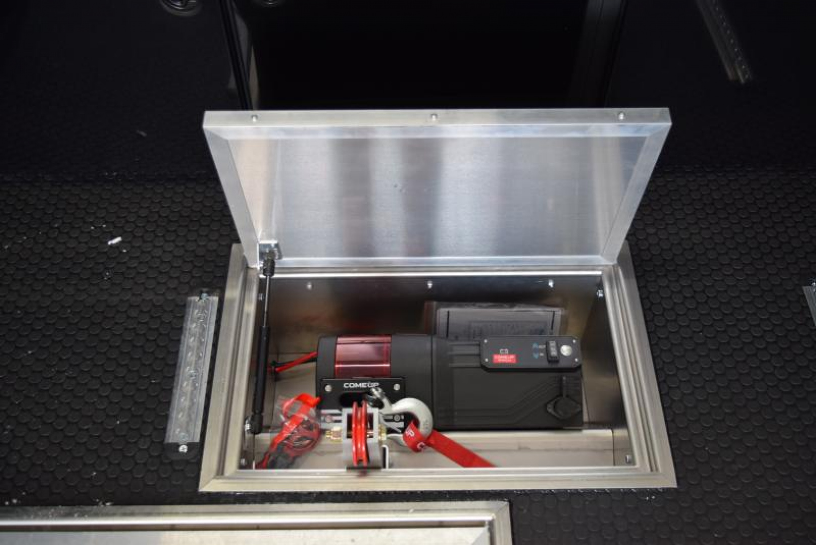 New ATC 8.5x28 ROM 550 PREMIER RACE TRAILER