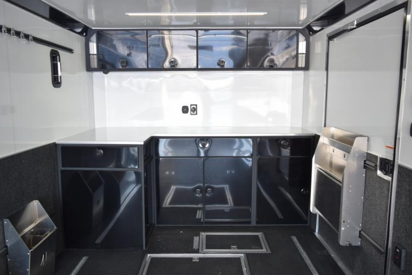 New ATC 8.5x28 ROM 550 PREMIER RACE TRAILER