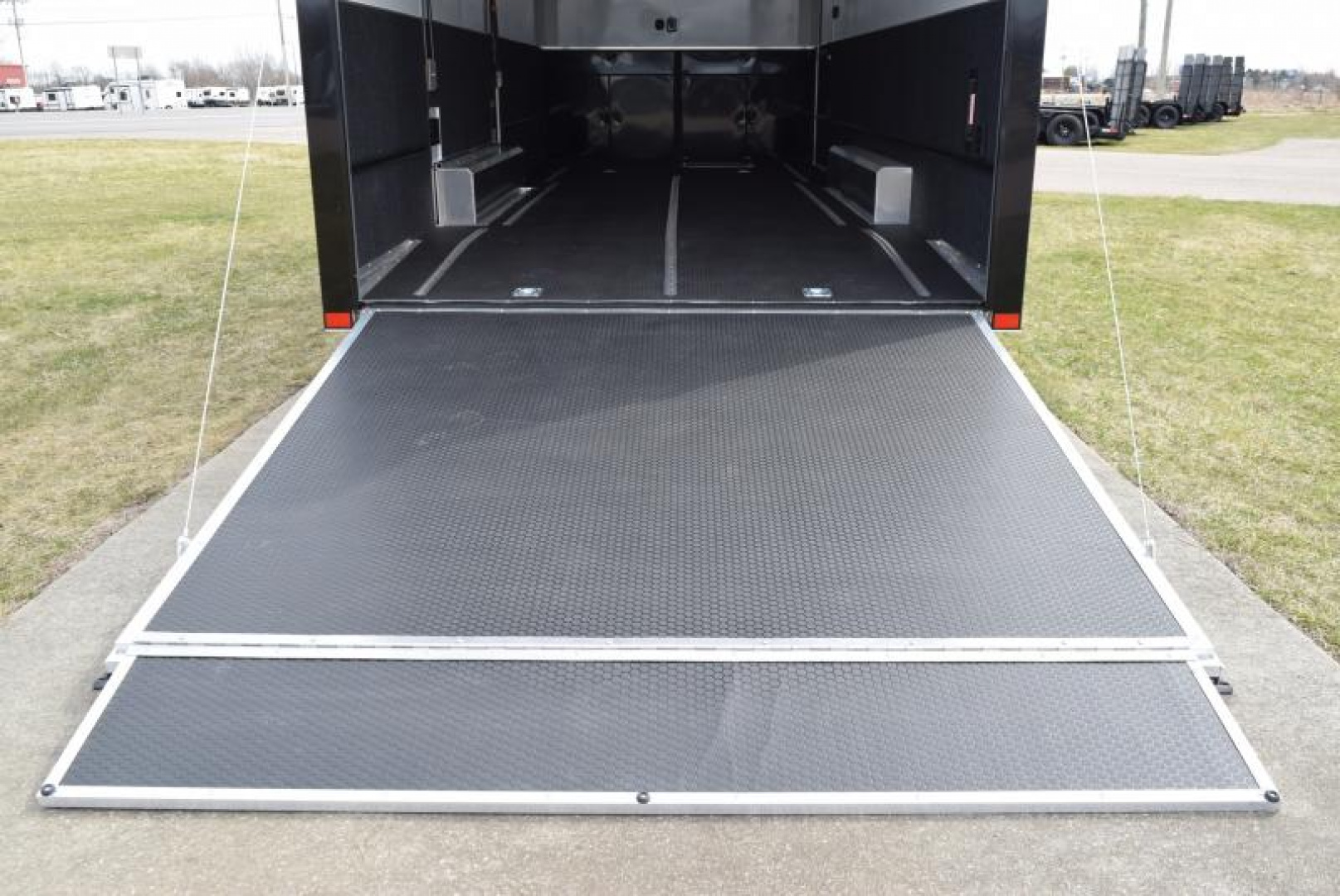 New ATC 8.5x24 ROM 550 PREMIER RACE TRAILER