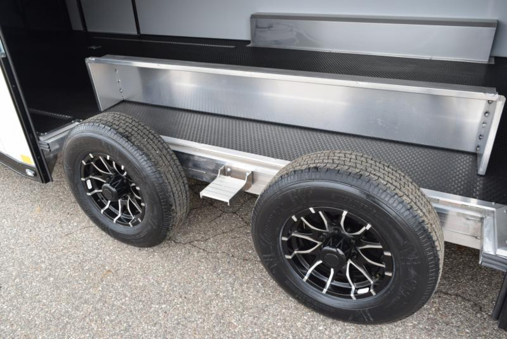 New ATC 8.5x24' ROM 400 CAR HAULER *PLUS PACKAGE* w/ PREMIUM ESCAPE DOOR