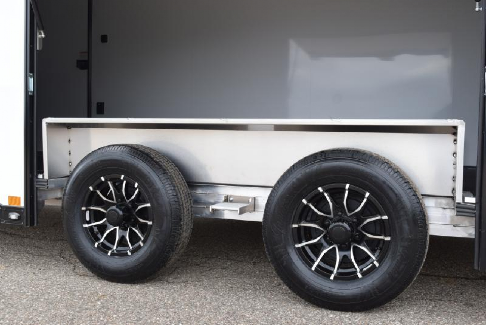 New ATC 8.5x24' ROM 400 CAR HAULER *PLUS PACKAGE* w/ PREMIUM ESCAPE DOOR