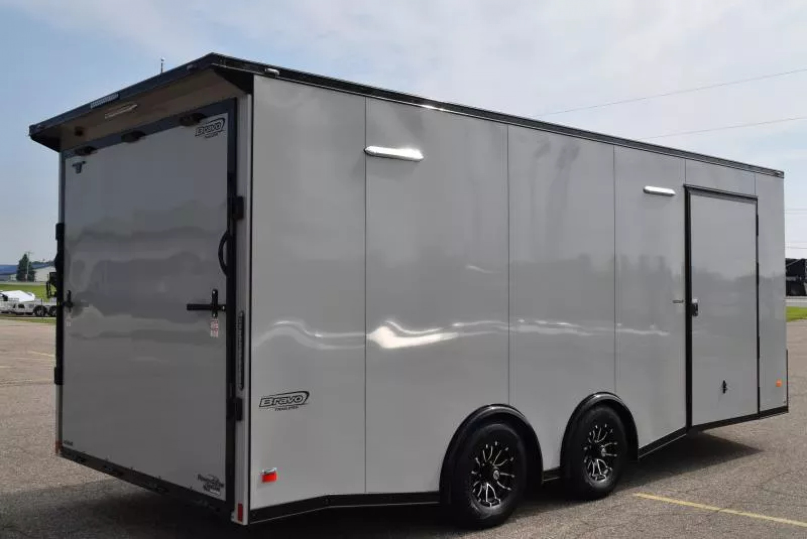 New BRAVO 8.5x20 SCOUT PERFORMANCE ENCLOSED RACE TRAILER *MIDNIGHT EDITION*