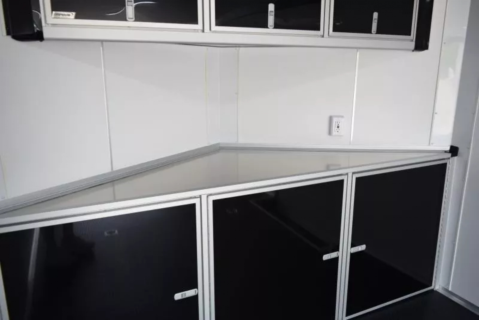New BRAVO 8.5x24 SCOUT PERFORMANCE ENCLOSED RACE TRAILER