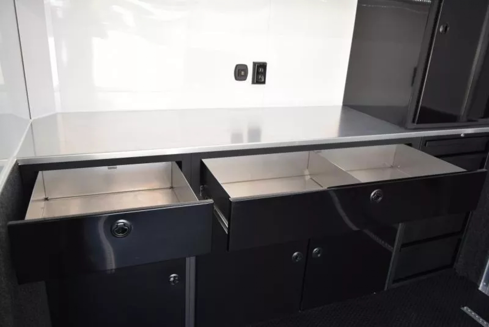 New ATC 8.5x24 ROM 500 PREMIER RACE TRAILER