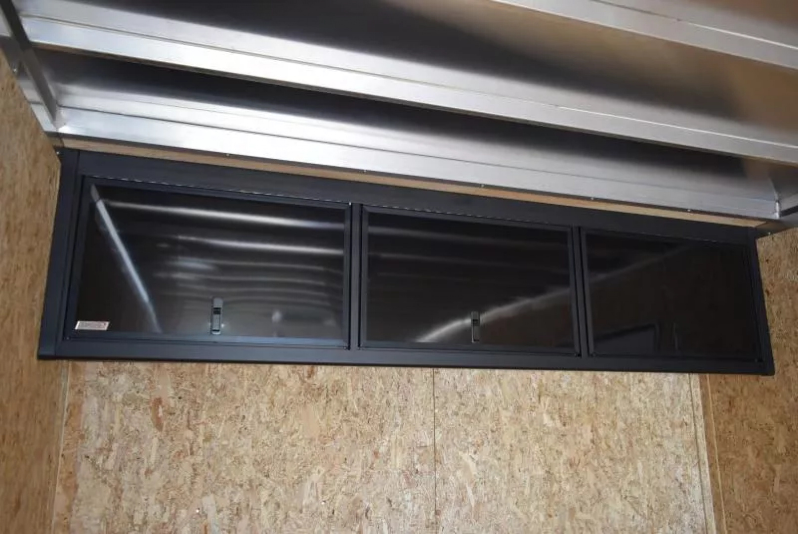 Used PRE-OWNED 2023 BRAVO 8.5x28 SILVER STAR ALUMINUM ENCLOSED CAR HAULER