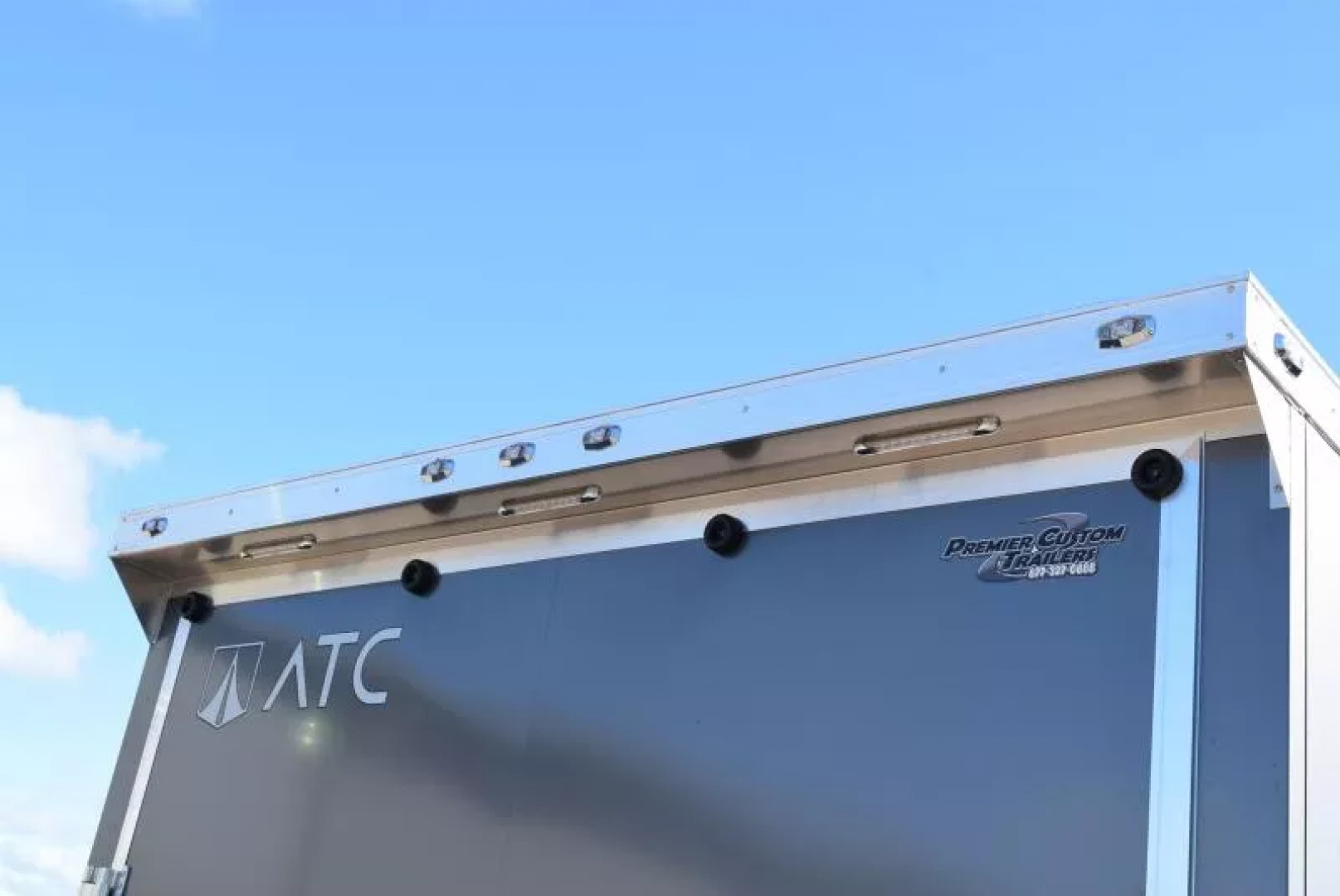 New ATC 8.5x20' ROM 400 CAR HAULER w/ PREMIUM ESCAPE DOOR