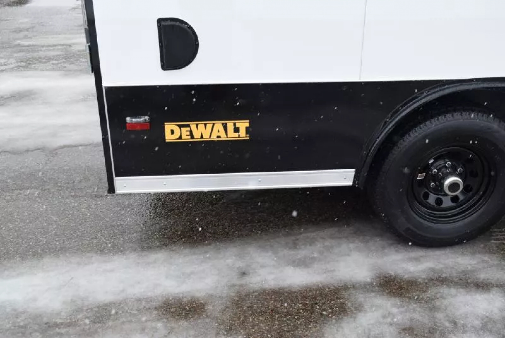 New DEWALT 8.5x16 CONTRACTOR TRAILER - .080 POLYCOR SKIN