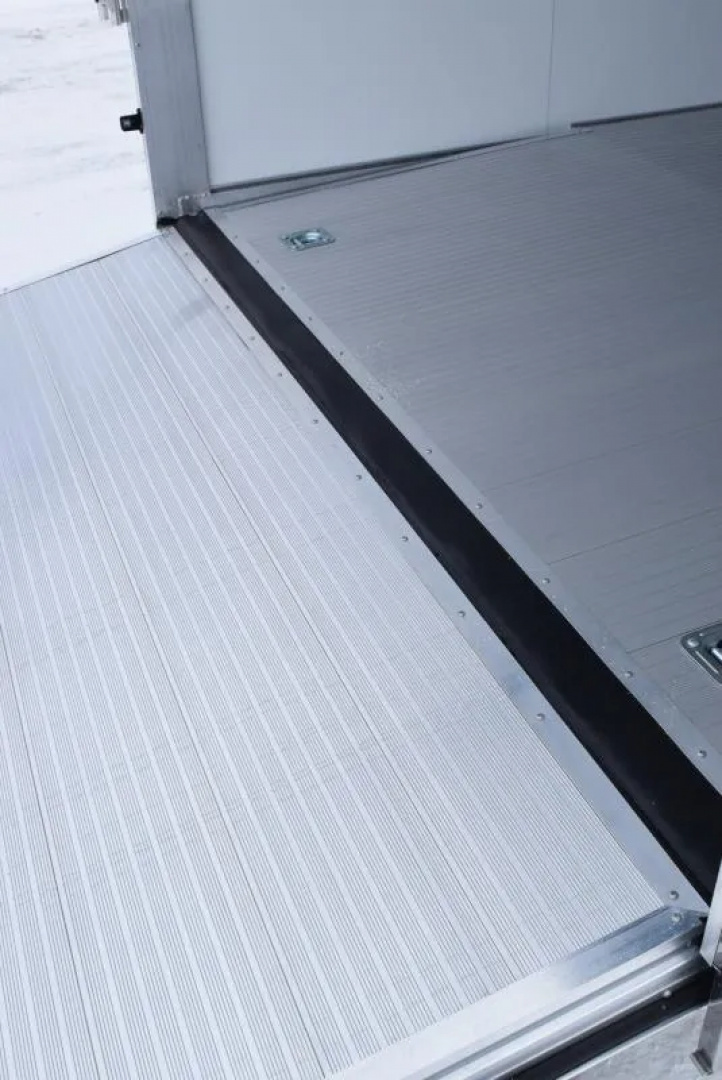 New ATC 8.5x40 GOOSENECK ROM 500 RACE HAULER