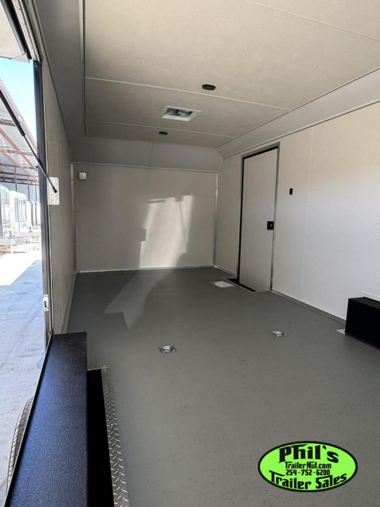 New Haulmark 8.5X24 RACE TRAILER FULL ESCAPE DOOR WITH REMOVABLE FENDER TORSION SPREAD AXLES Car / Racing Trailer ENCLOSED CAR HAULER