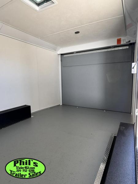 New Haulmark 8.5X24 RACE TRAILER FULL ESCAPE DOOR WITH REMOVABLE FENDER TORSION SPREAD AXLES Car / Racing Trailer ENCLOSED CAR HAULER