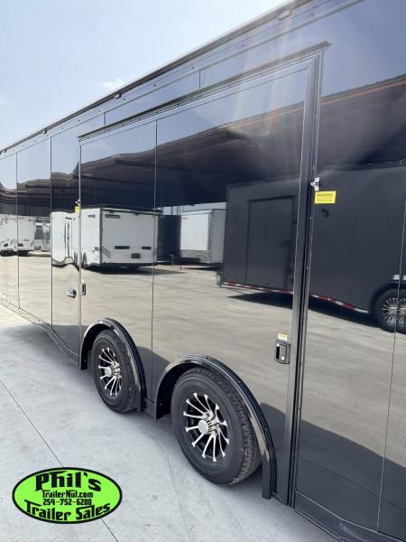 New Haulmark 8.5X24 RACE TRAILER FULL ESCAPE DOOR WITH REMOVABLE FENDER TORSION SPREAD AXLES Car / Racing Trailer ENCLOSED CAR HAULER