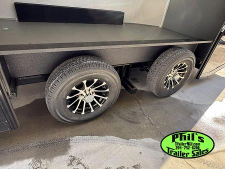 New Haulmark 8.5X24 RACE TRAILER FULL ESCAPE DOOR WITH REMOVABLE FENDER TORSION SPREAD AXLES Car / Racing Trailer ENCLOSED CAR HAULER