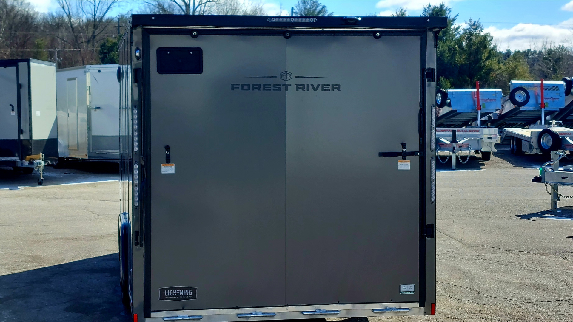 New 8 X 18 SNOWMOBILE/CAR HAULER/ENCLOSED 18' BOX + 4' V NOSE ALL ALUMINUM LIGHTNING