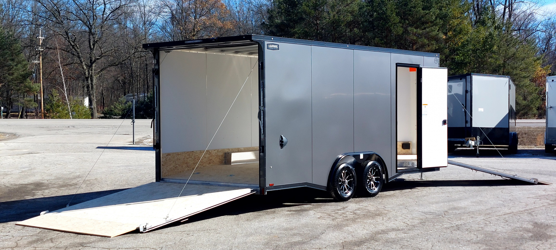 New 8 X 18 SNOWMOBILE/CAR HAULER/ENCLOSED 18' BOX + 4' V NOSE ALL ALUMINUM LIGHTNING