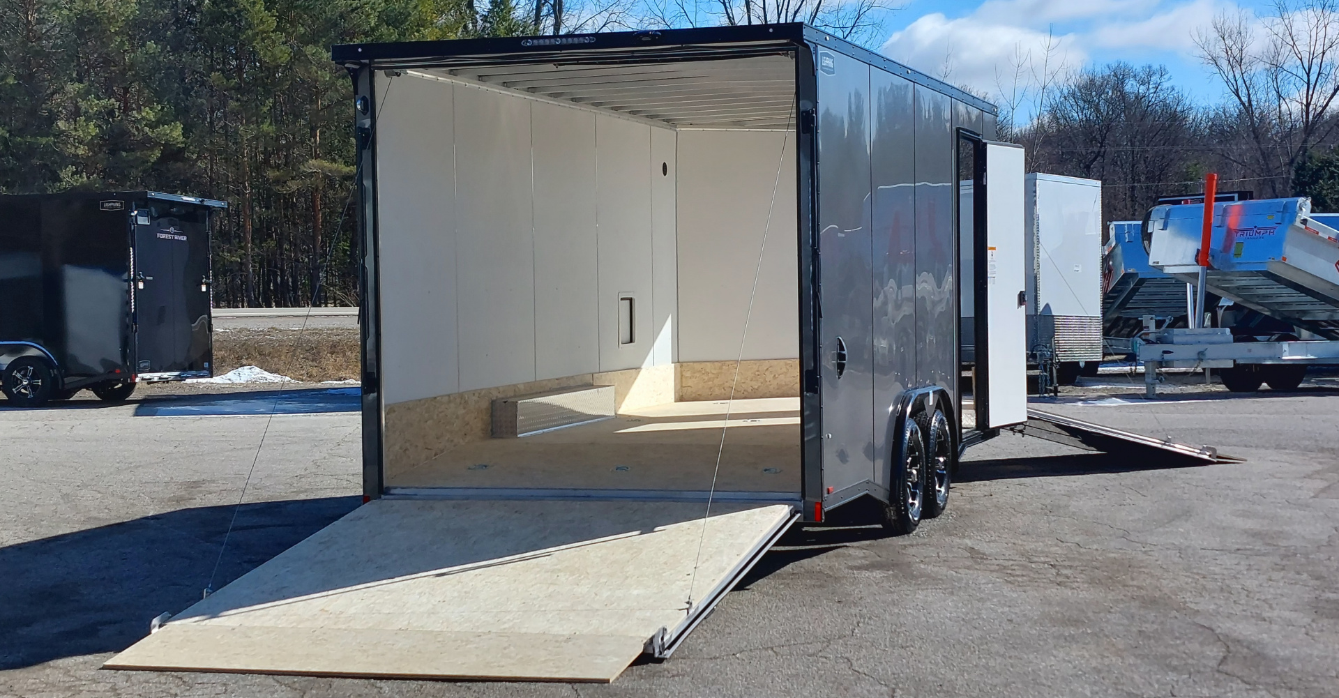 New 8 X 18 SNOWMOBILE/CAR HAULER/ENCLOSED 18' BOX + 4' V NOSE ALL ALUMINUM LIGHTNING