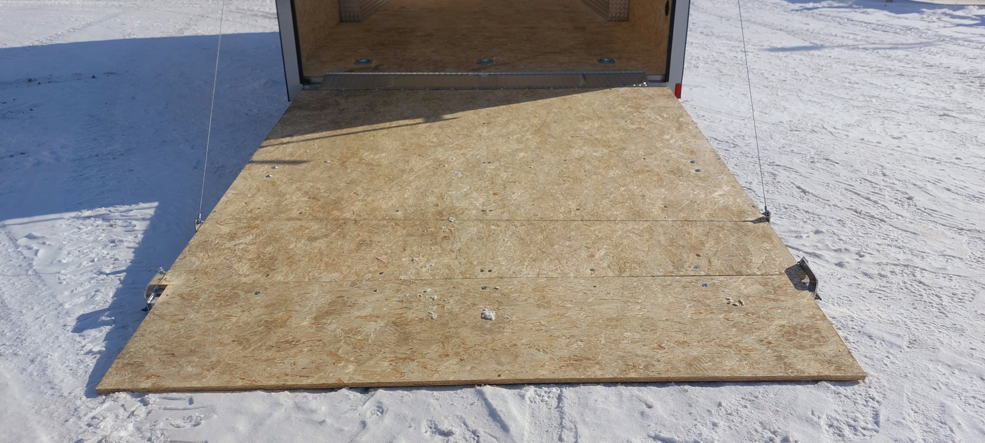 New 8 X 18 SNOWMOBILE/CAR HAULER ENCLOSED POLY COMPOSITE EXTERIOR DROP- DOWN FRONT DOOR LIGHTNING ALL ALUMINUM