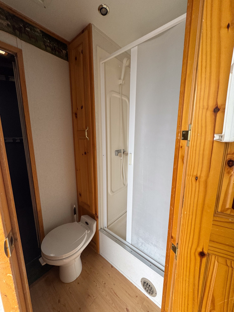 Used 2001 Sooner 2H LQ Horse Trailer