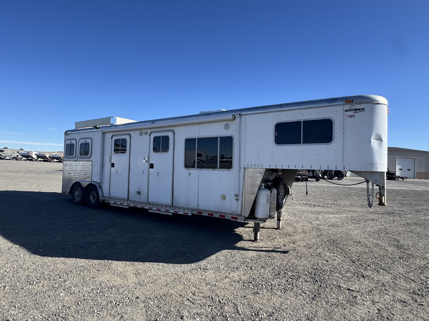 Used 2001 Sooner 2H LQ Horse Trailer
