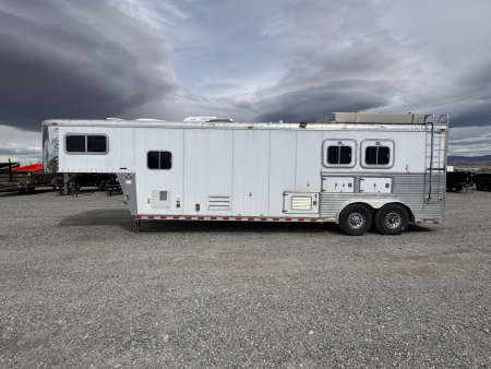 Used 2001 Sooner 2H Living Quarter Horse Trailer