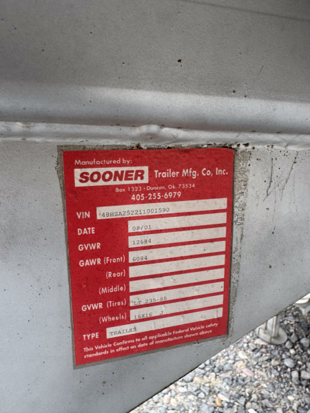 Used 2001 Sooner 2H LQ Horse Trailer