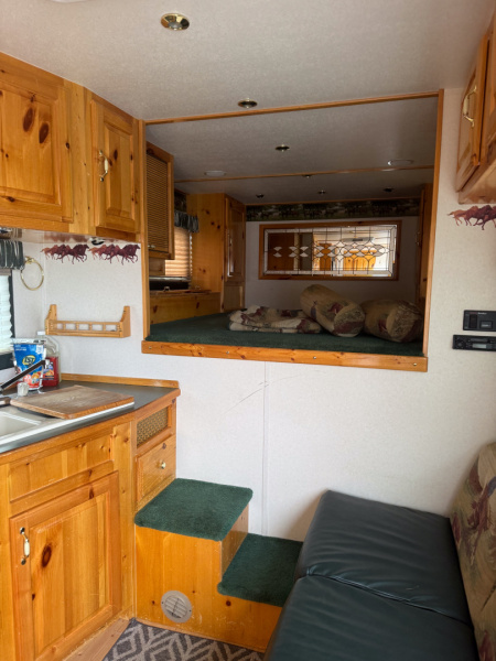 Used 2001 Sooner 2H LQ Horse Trailer