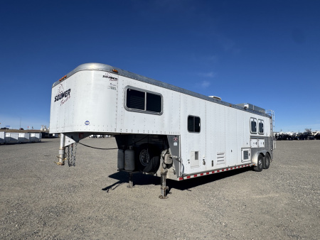 Used 2001 Sooner 2H LQ Horse Trailer