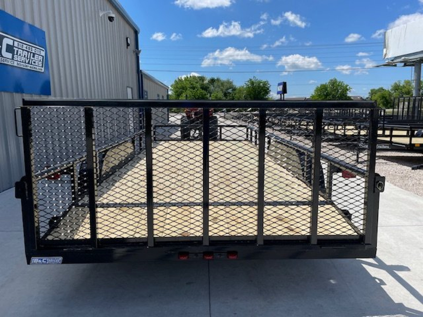 New 2026 DAVIDSON 83X18 TANDEM (2)AXLE PIPE TOP UTILITY W/36" GATE, DOVETAIL