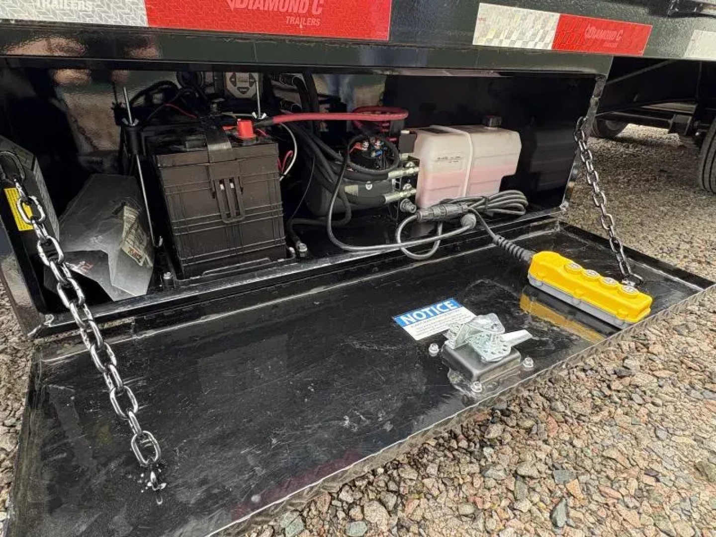 New 2026 35' Diamond C FMAX212 Gooseneck Trailer - Hyd Dove