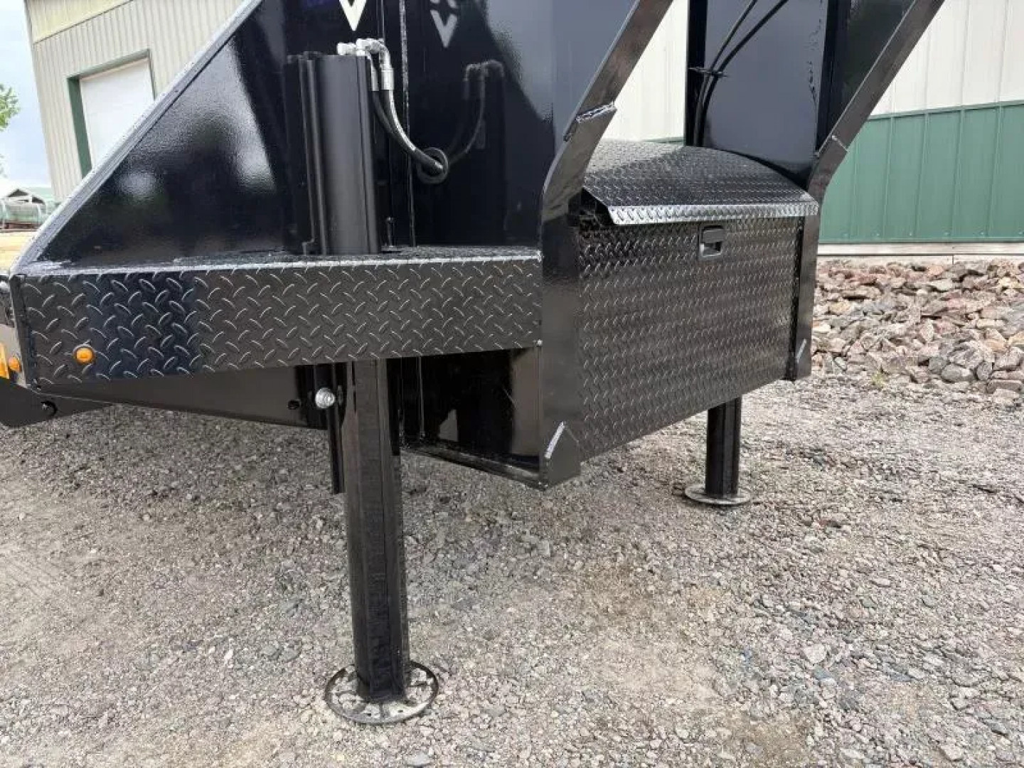 New 2026 35' Diamond C FMAX212 Gooseneck Trailer - Hyd Dove