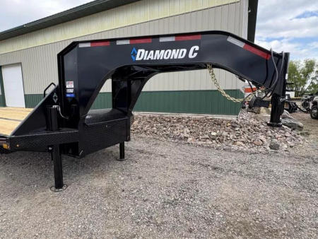 New 2026 35' Diamond C FMAX212 Gooseneck Trailer - Hyd Dove