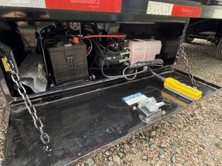 New 2026 35' Diamond C FMAX212 Gooseneck Trailer - Hyd Dove