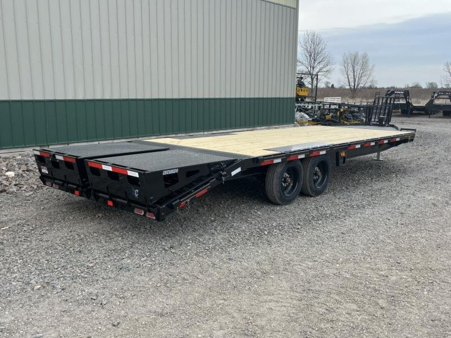 New 2026 24' 18k Diamond C Flatbed Deckover Trailer