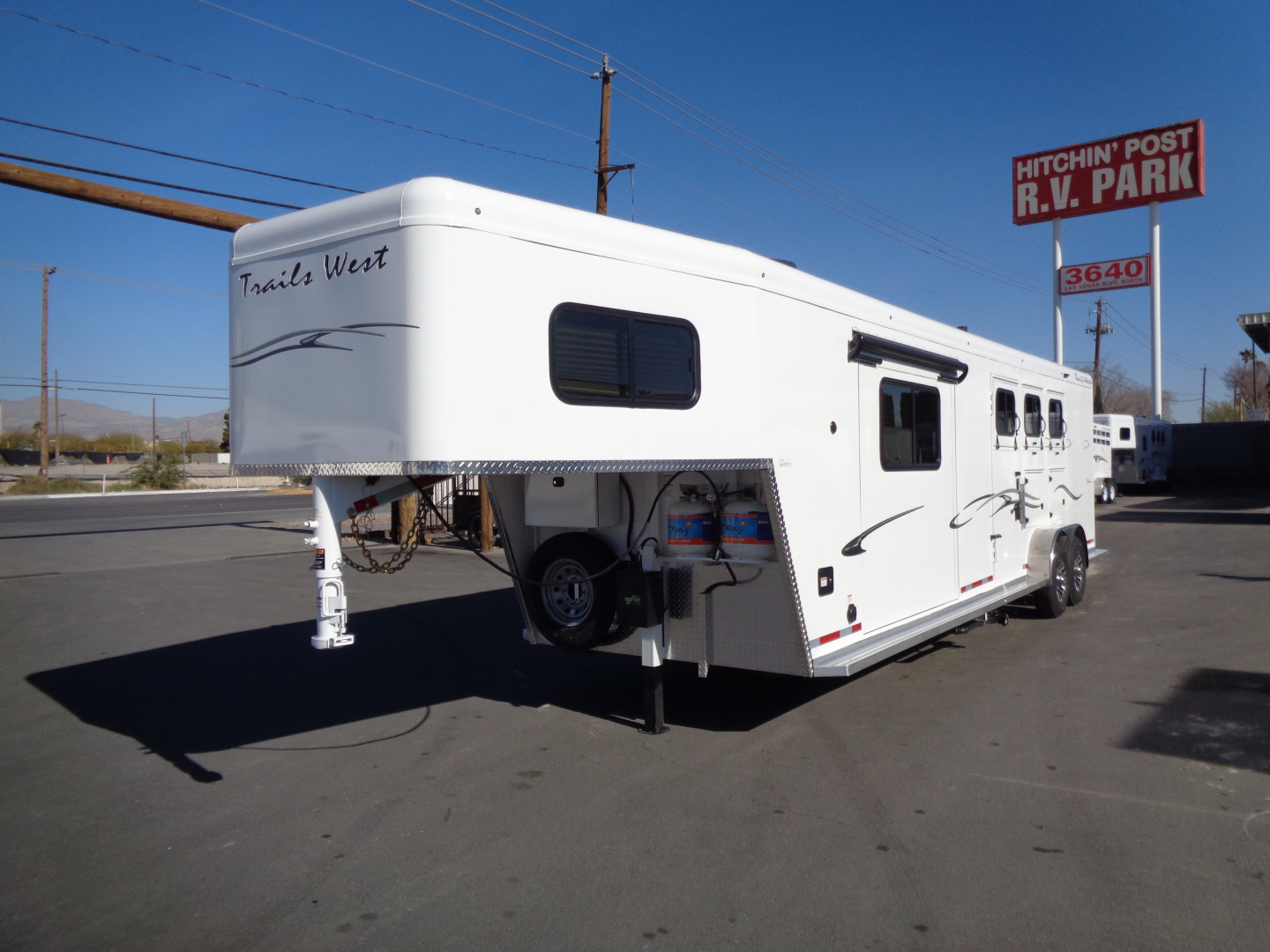 New 2026 Trails West * CLASSIC GN LQ 3-H 1212 * Classic LQ 3-Horse 1212 Side Tack GN Horse Trailer W/ Slide Out