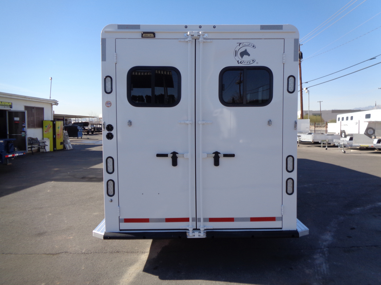New 2026 Trails West * CLASSIC GN LQ 3-H 1212 * Classic LQ 3-Horse 1212 Side Tack GN Horse Trailer W/ Slide Out