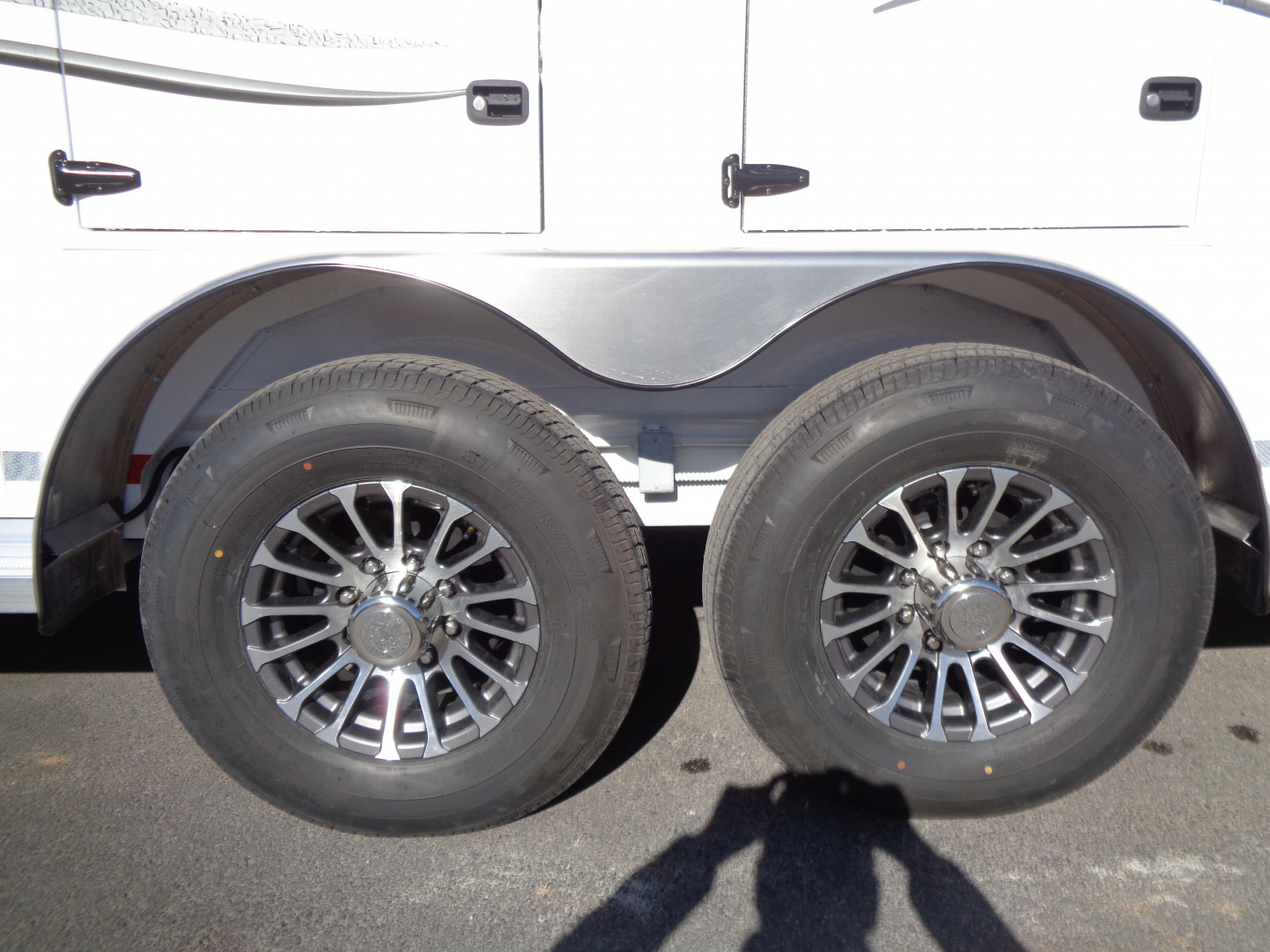 New 2026 Trails West * CLASSIC GN LQ 3-H 1212 * Classic LQ 3-Horse 1212 Side Tack GN Horse Trailer W/ Slide Out