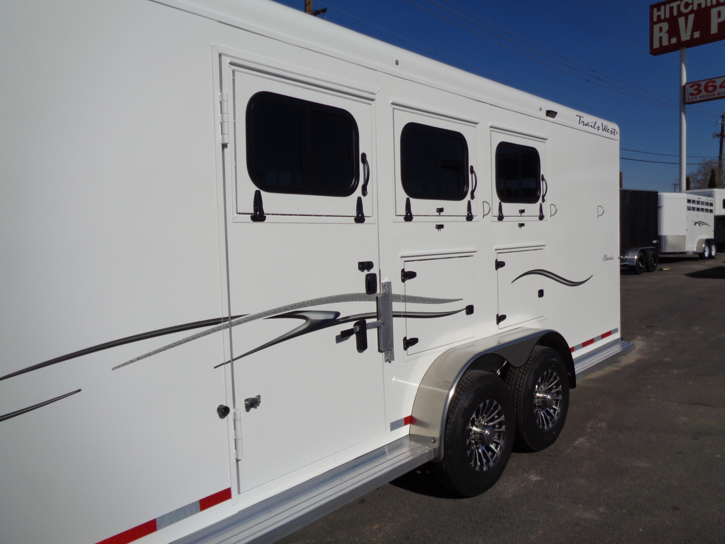 New 2026 Trails West * CLASSIC GN LQ 3-H 1212 * Classic LQ 3-Horse 1212 Side Tack GN Horse Trailer W/ Slide Out