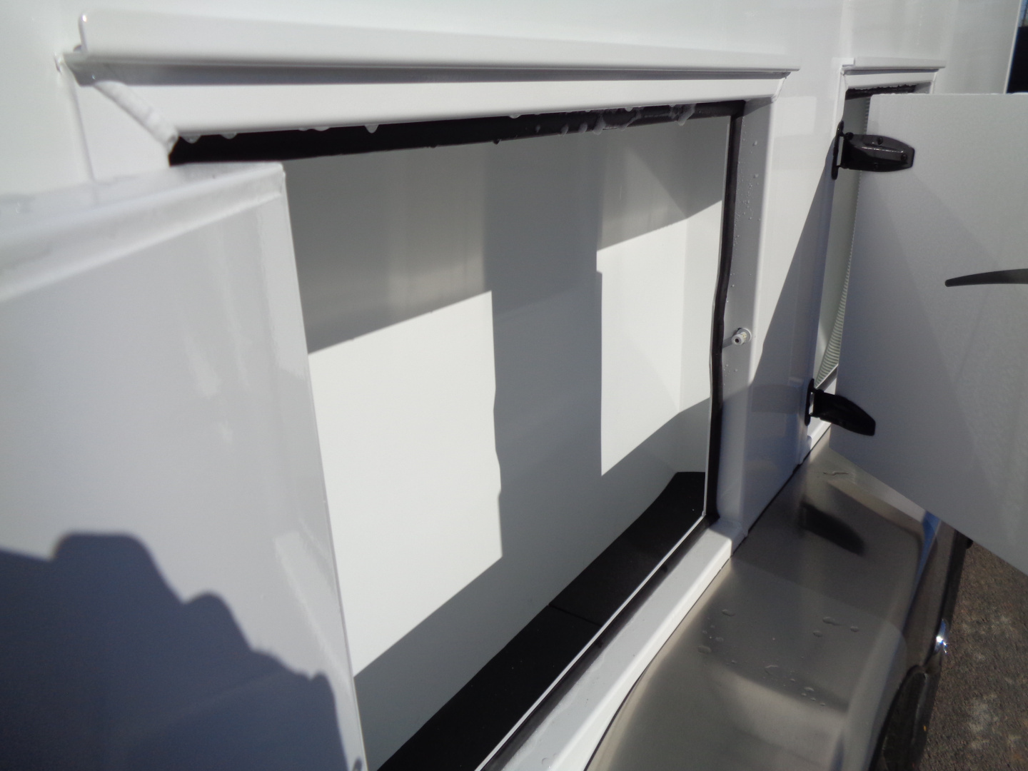 New 2026 Trails West * CLASSIC GN LQ 3-H 1212 * Classic LQ 3-Horse 1212 Side Tack GN Horse Trailer W/ Slide Out