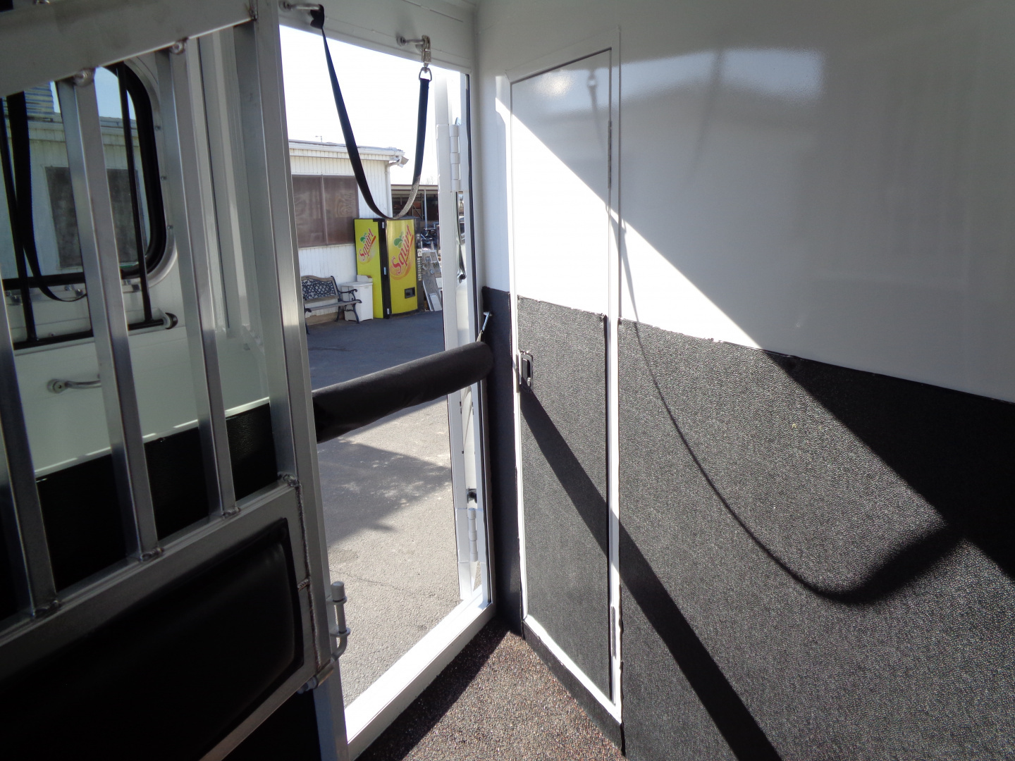 New 2026 Trails West * CLASSIC GN LQ 3-H 1212 * Classic LQ 3-Horse 1212 Side Tack GN Horse Trailer W/ Slide Out