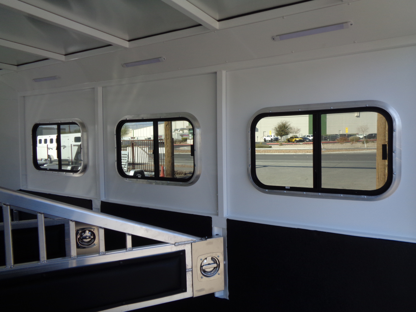 New 2026 Trails West * CLASSIC GN LQ 3-H 1212 * Classic LQ 3-Horse 1212 Side Tack GN Horse Trailer W/ Slide Out