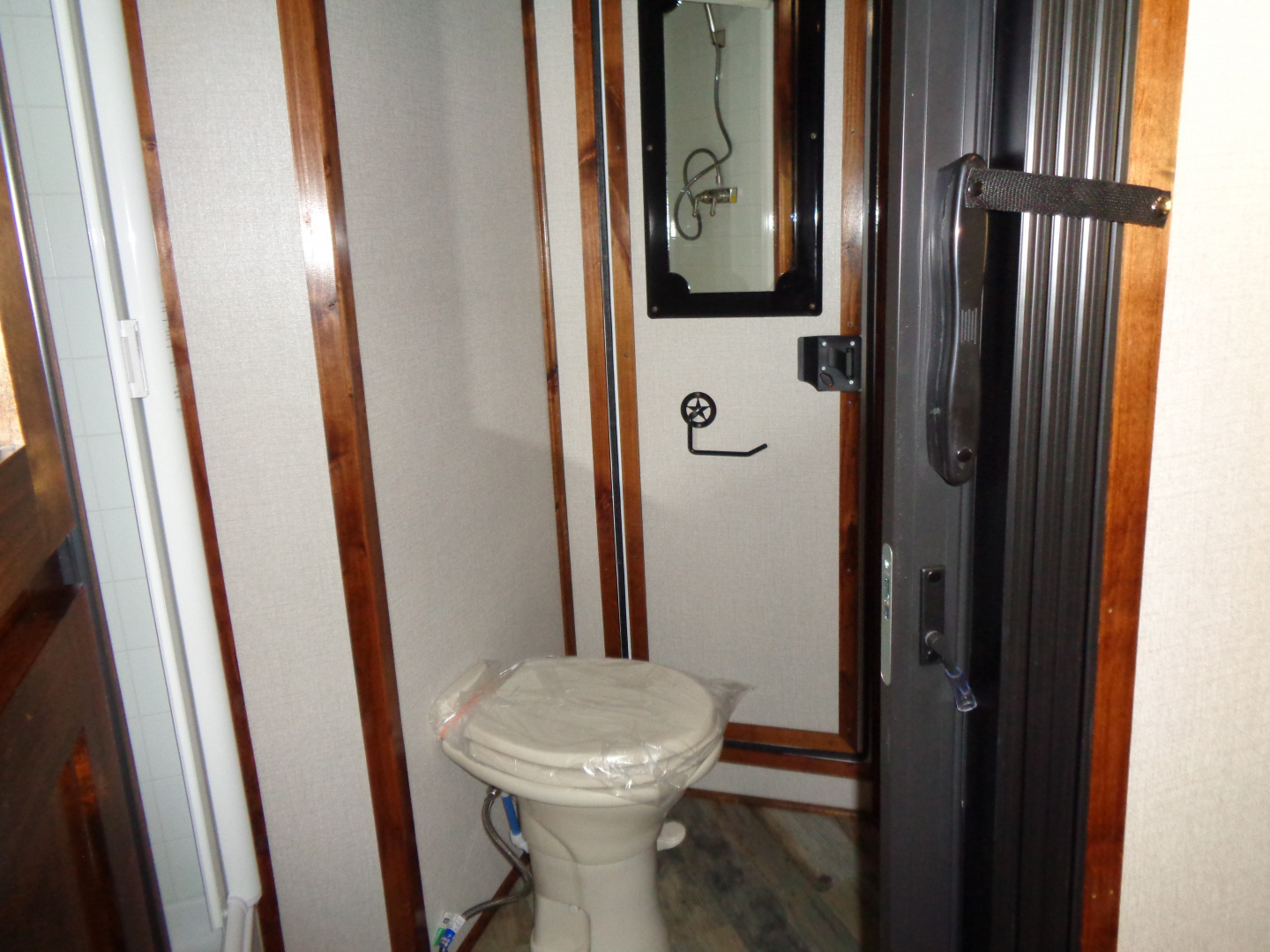 New 2026 Trails West * CLASSIC GN LQ 3-H 1212 * Classic LQ 3-Horse 1212 Side Tack GN Horse Trailer W/ Slide Out