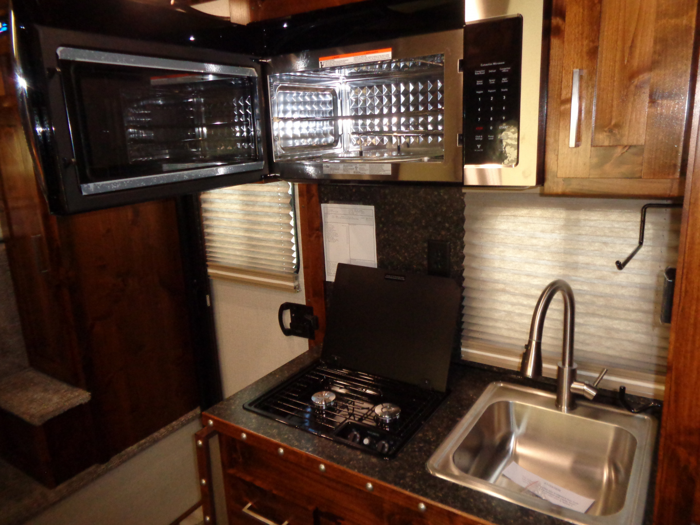 New 2026 Trails West * CLASSIC GN LQ 3-H 1212 * Classic LQ 3-Horse 1212 Side Tack GN Horse Trailer W/ Slide Out