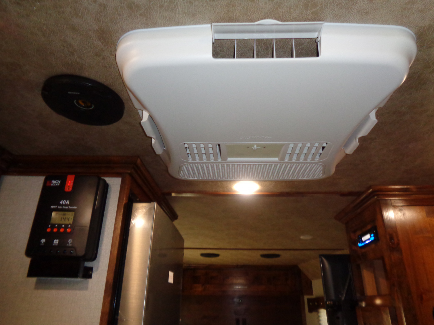 New 2026 Trails West * CLASSIC GN LQ 3-H 1212 * Classic LQ 3-Horse 1212 Side Tack GN Horse Trailer W/ Slide Out