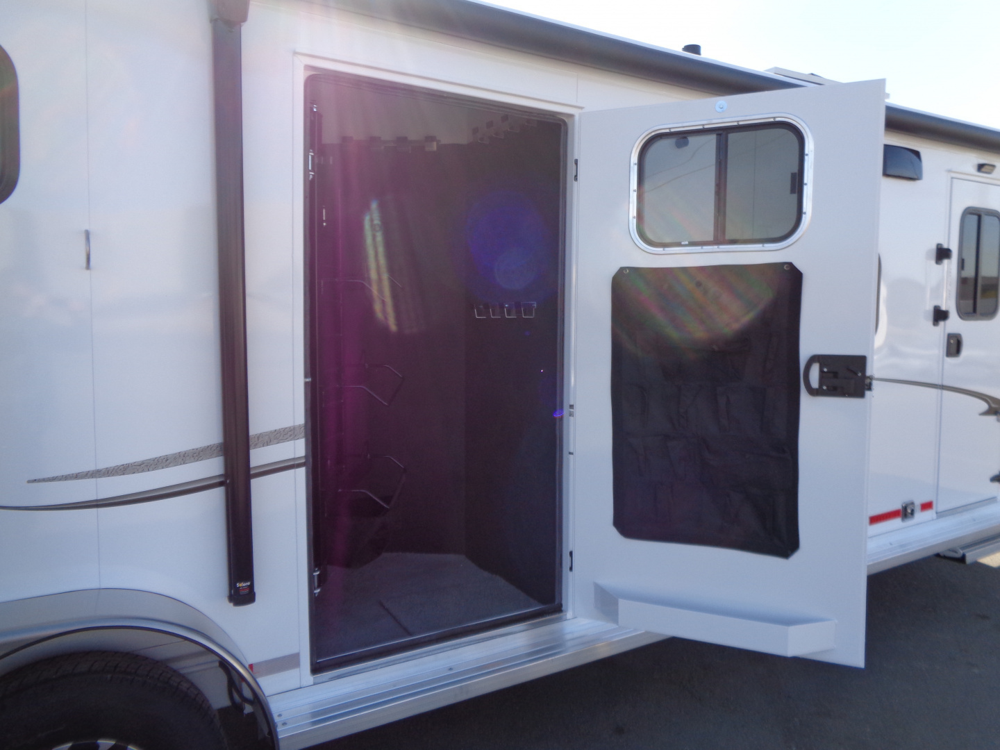 New 2026 Trails West * CLASSIC GN LQ 3-H 1212 * Classic LQ 3-Horse 1212 Side Tack GN Horse Trailer W/ Slide Out